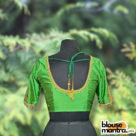 Lite Green Peacock Ari | Round neck | Latkan Glass Sleeve