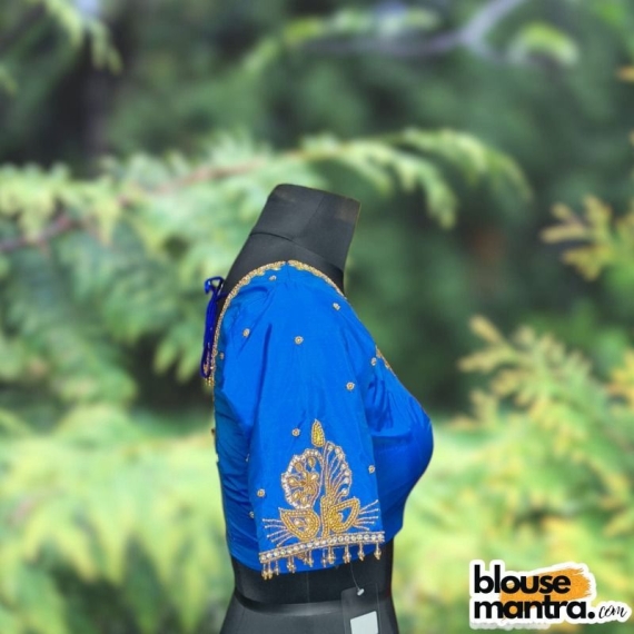 Blue Peacock Ari | Round neck | Latkan Glass Sleeve