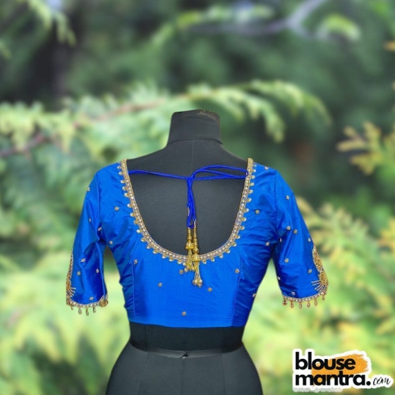 Blue Peacock Ari | Round neck | Latkan Glass Sleeve