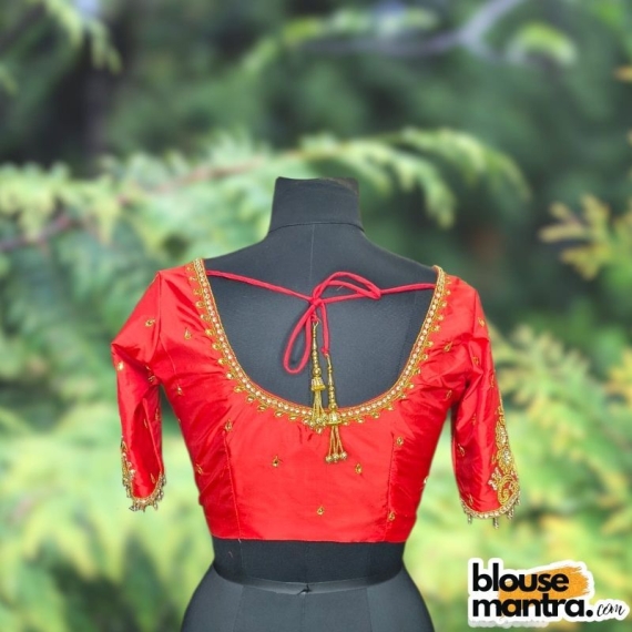 Red Circle Flower Ari | Round neck | Latkan Glass Sleeve