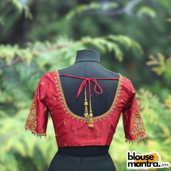 Dark Red Circle Flower Ari | Round neck | Latkan Glass Sleeve