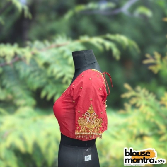 Maroon Kolka with white Stone | Round neck | Latkan Glass Sleeve