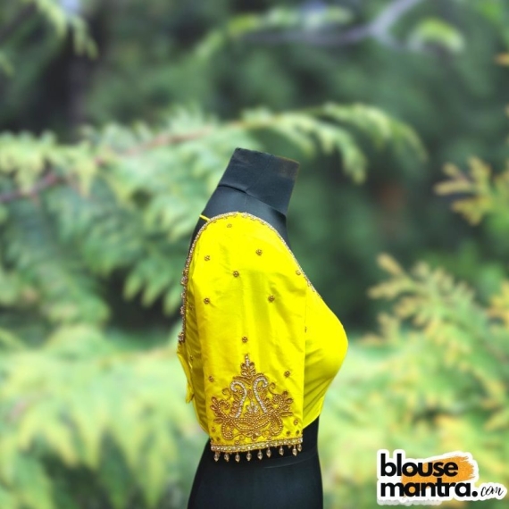 Yellow Kolka with white Stone | Round neck | Latkan Glass Sleeve