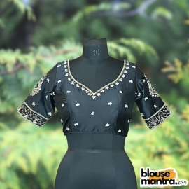 Black Samu | White Moti Ari embroidery Glass Sleeve