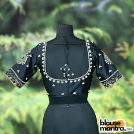 Black Samu | White Moti Ari embroidery Glass Sleeve