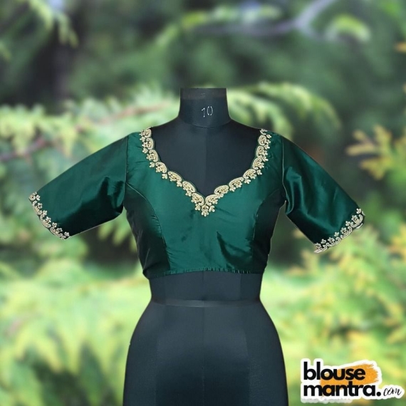 Bottle Green Samu | Golden Kolka Ari Embroidary Glass Sleeve