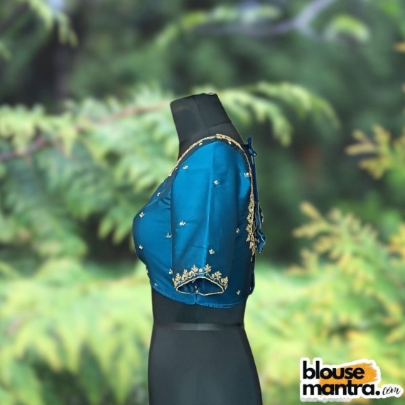 Firoza Samu | Golden Flower Ari Embroidery Glass Sleeve