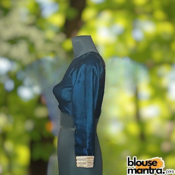 Firoza Velvet | Curve Waist | Back Circle Cut | Lace On Hand Full Sleeve