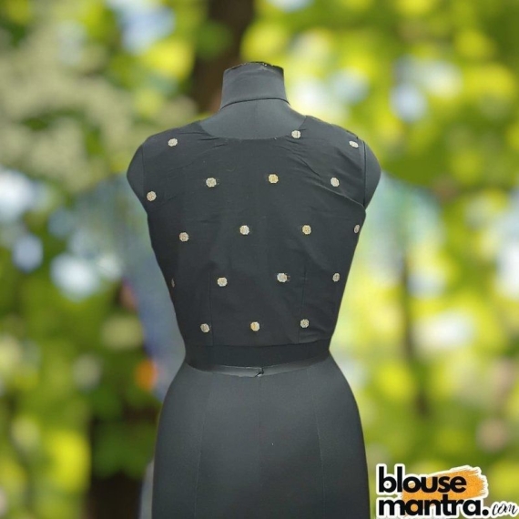 Black Mangal Giri | Front Small V Cut Sleeveless