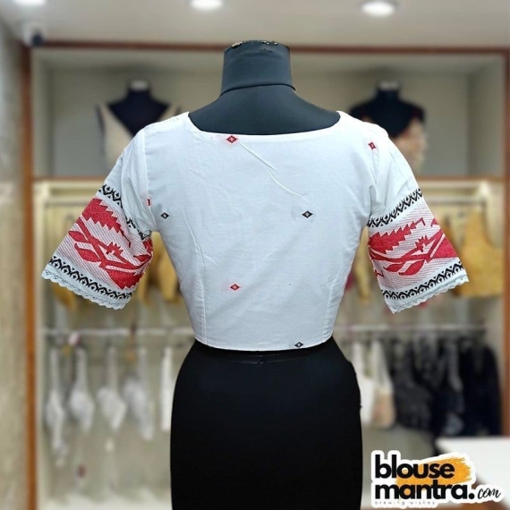 White Jamdani | Square Neck | Lace Attached Glass Sleeve