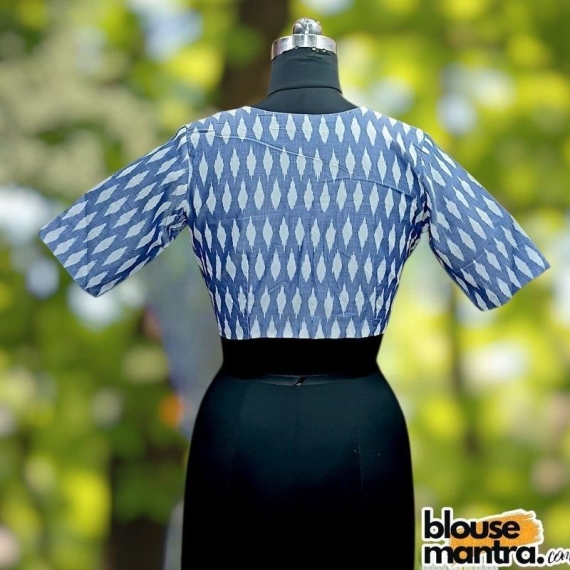 Light Violet Ikkat | Front small V cut | Front Elit Cut | Back Boat neck Glass Sleeve